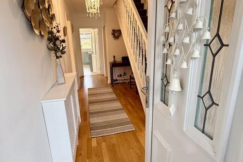 24 Dunchurch Crescent, Sutton Coldfield, B73 6QN