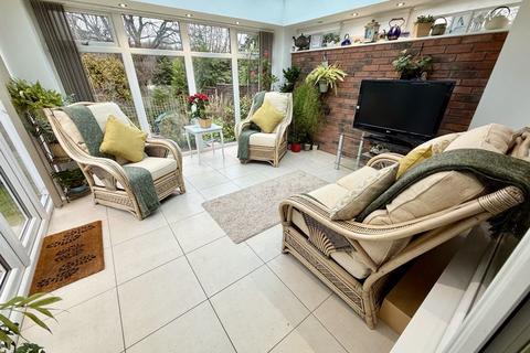 24 Dunchurch Crescent, Sutton Coldfield, B73 6QN