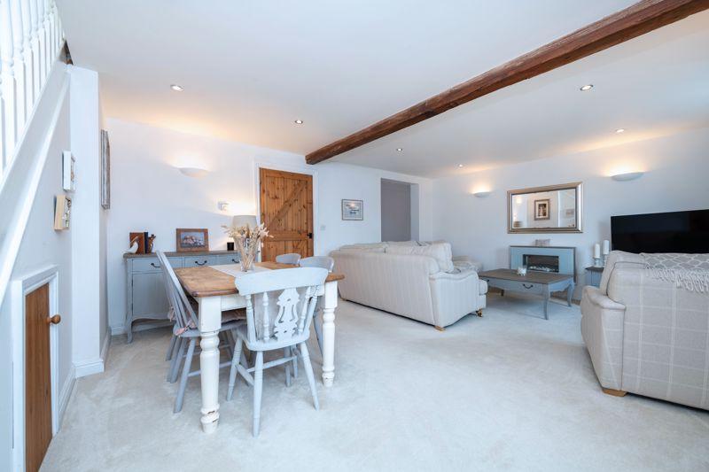 Living/dining room