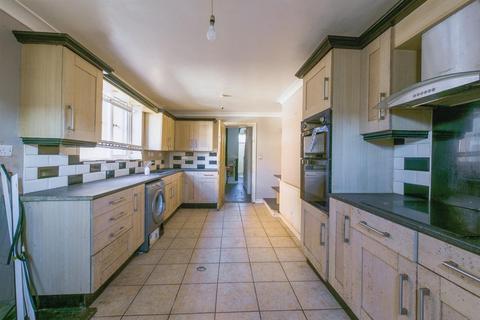 4 bedroom terraced house for sale, Ashbourne Avenue, Bridlington