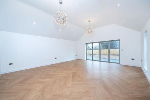 3 bedroom bungalow for sale, 2 Horton Close, Elmhirst Road, Horncastle LN9 5FS
