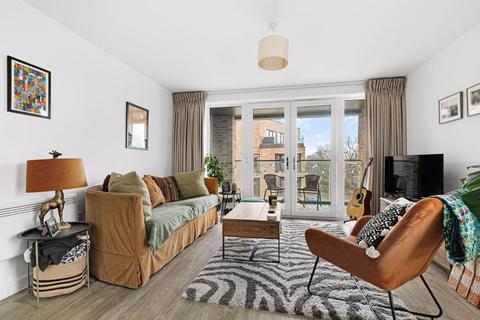 1 bedroom flat for sale, Spitfire Chase, Walton-On-Thames