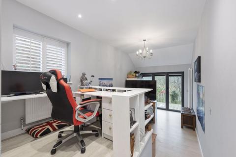 9 Hyde Road, South Croydon, CR2 9NR