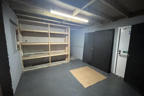 Property to rent, LIGHT INDUSTRIAL STORAGE UNIT - TO LET