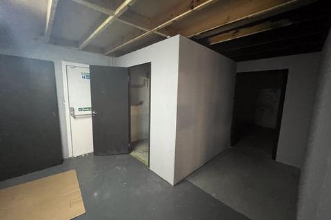 Property to rent, LIGHT INDUSTRIAL STORAGE UNIT - TO LET