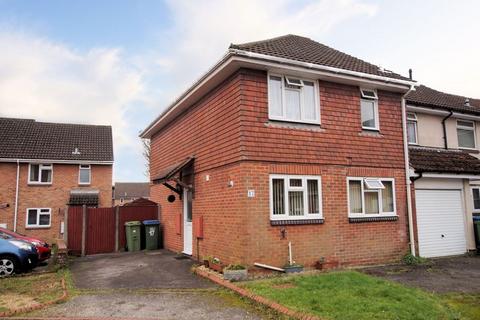 3 bedroom semi-detached house for sale, Cormorant Close, Fareham PO16