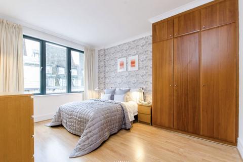 2 bedroom flat for sale, East Block, Forum Magnum Square, London, SE1