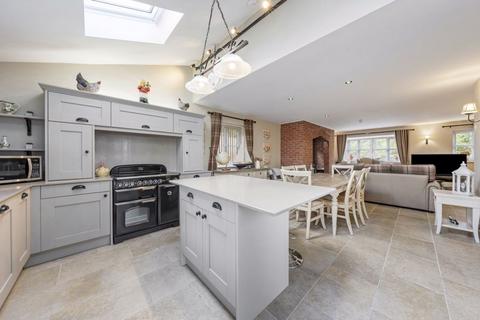 3 bedroom detached house for sale, Garstang Road, Preston PR3