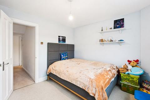 61 Rushett Close, Thames Ditton, KT7 0UT