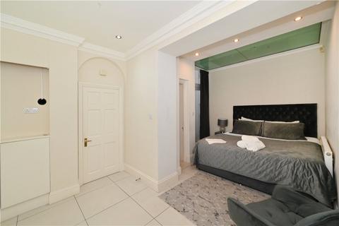 4 bedroom house to rent, Junction Place, London