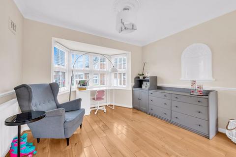 8 Meriden Close, Bromley, BR1 2UF