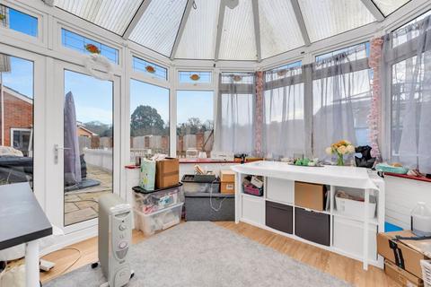8 Meriden Close, Bromley, BR1 2UF