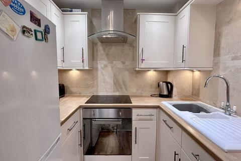 1 bedroom flat for sale, Vallis Close, Poole BH15