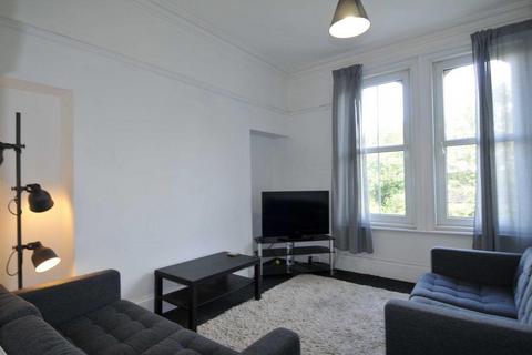 4 bedroom house share to rent, 14 Napier Terrace - Maisonette