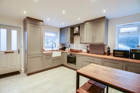 2 bedroom end of terrace house for sale, Birfed Crescent, Leeds, West Yorkshire, LS4