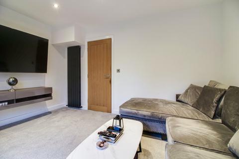 1a Birfed Crescent, Leeds, LS4 2QF