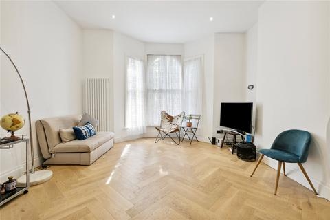 3 bedroom apartment to rent, London SW9