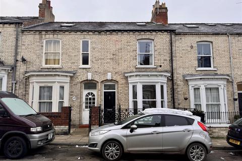 3 bedroom terraced house to rent, Thorpe Street, York