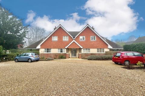 2 bedroom apartment to rent, Great Austins Manor,  Vicarage Hill, Farnham