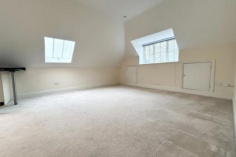 2 bedroom apartment to rent, Great Austins Manor,  Vicarage Hill, Farnham