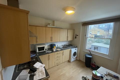 3 bedroom flat share to rent, Gordon Road, London W13