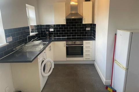 1 bedroom flat to rent, High Street, Coalville