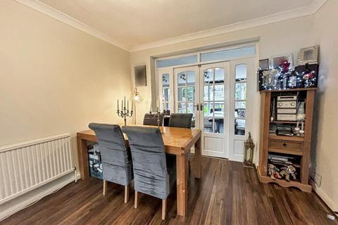 53 Benhurst Gardens, South Croydon, CR2 8NY