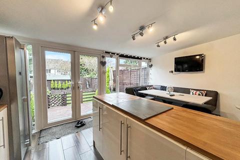53 Benhurst Gardens, South Croydon, CR2 8NY