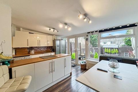 53 Benhurst Gardens, South Croydon, CR2 8NY