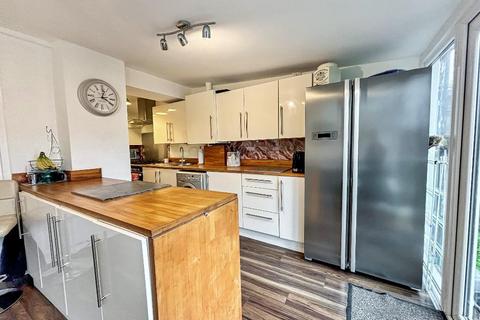 53 Benhurst Gardens, South Croydon, CR2 8NY