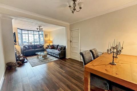 53 Benhurst Gardens, South Croydon, CR2 8NY