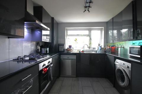 2 bedroom flat for sale, Harlington UB3