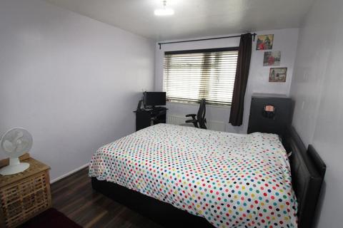 2 bedroom flat for sale, Harlington UB3