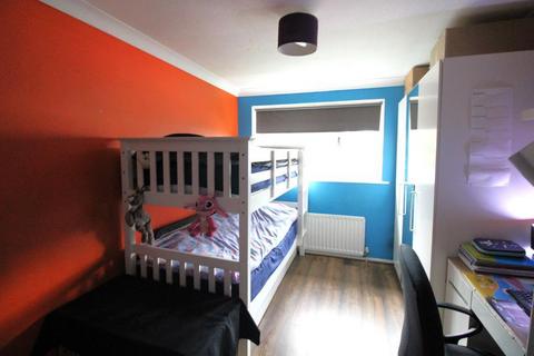 2 bedroom flat for sale, Harlington UB3