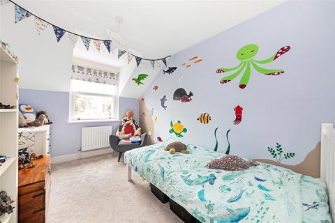 18 Turkey Oak Close, London, SE19 2NZ