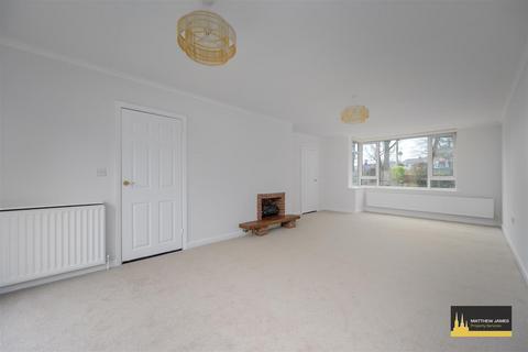 3 bedroom semi-detached house for sale, Kenpas Highway, Stivichall, Coventry *Vacant Property*