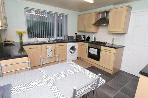 3 bedroom semi-detached house for sale, Golden View Drive, Thwaites Brow, Keighley, BD21