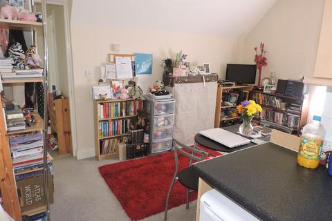 Studio for sale, West Street, Fareham