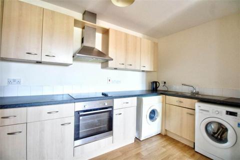 2 bedroom flat to rent, Taylforth Close, Liverpool