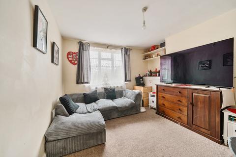 2 bedroom apartment for sale, Nugents Court, St. Thomas Drive, Pinner