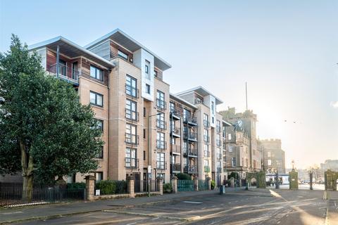 10/9 Tower Place, Edinburgh, EH6 7BZ