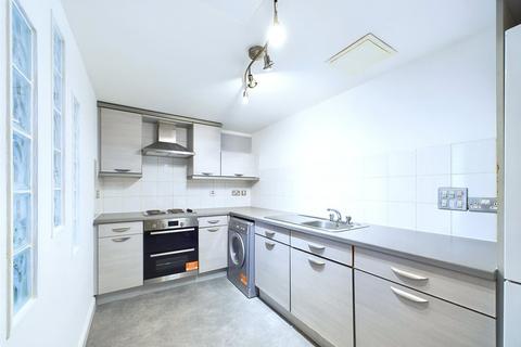 10/9 Tower Place, Edinburgh, EH6 7BZ