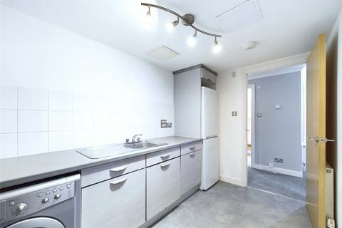 10/9 Tower Place, Edinburgh, EH6 7BZ