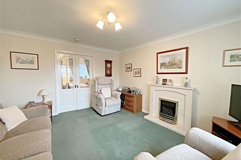 3 bedroom semi-detached house for sale, Skipton Road, Swallownest, Sheffield, S26 4NQ