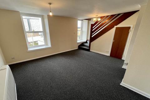 2 bedroom flat to rent, 75 2/1 High Street, Lochee,