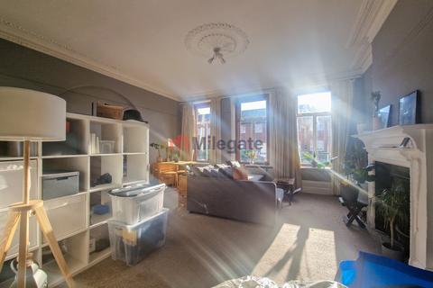 1 bedroom flat to rent, Heath Road, Twickenham TW1