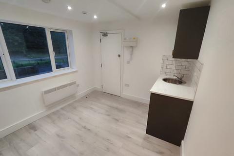 Studio to rent, Coopers End, Bishop's Stortford CM22