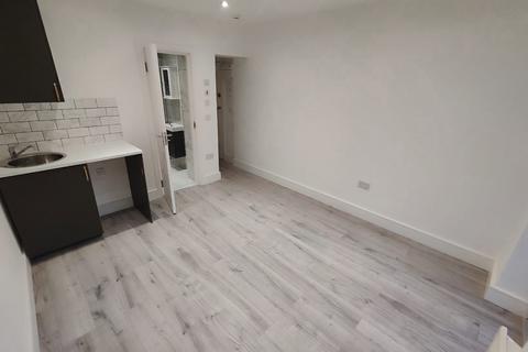 Studio to rent, Coopers End, Bishop's Stortford CM22