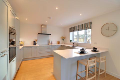 4 bedroom detached house for sale, Heanton Lea Gardens, Braunton, Devon, EX31