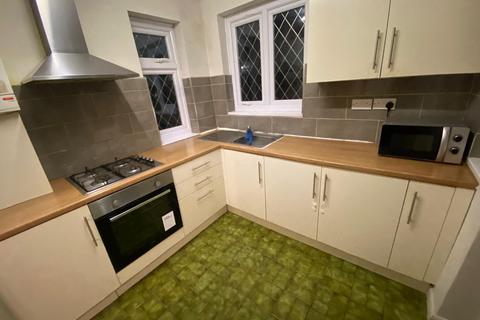 3 bedroom terraced house to rent, Ilford IG6